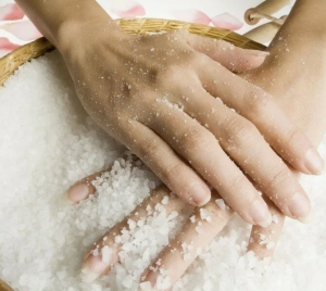 Подробнее о статье Лечение солью и солевыми повязками в домашних условиях